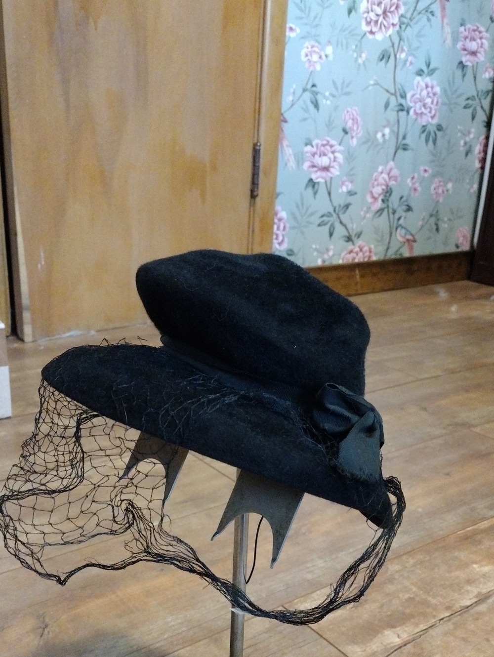 1940s Tilt Hat